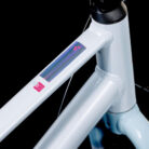 cube-850520-20134449-Numove-200-flashwhite-n-pink-2.jpg